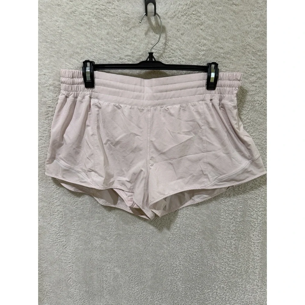 Lululemon Hotty Hot High Rise Lined short 2.5